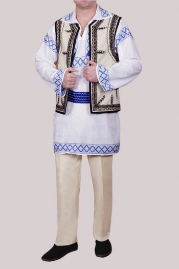 Costum popular autentic Banat
