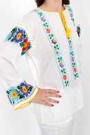 Ie romaneasca Livioara brodata cu fir multicolor bluza traditionala lucrata manual zona Moldova