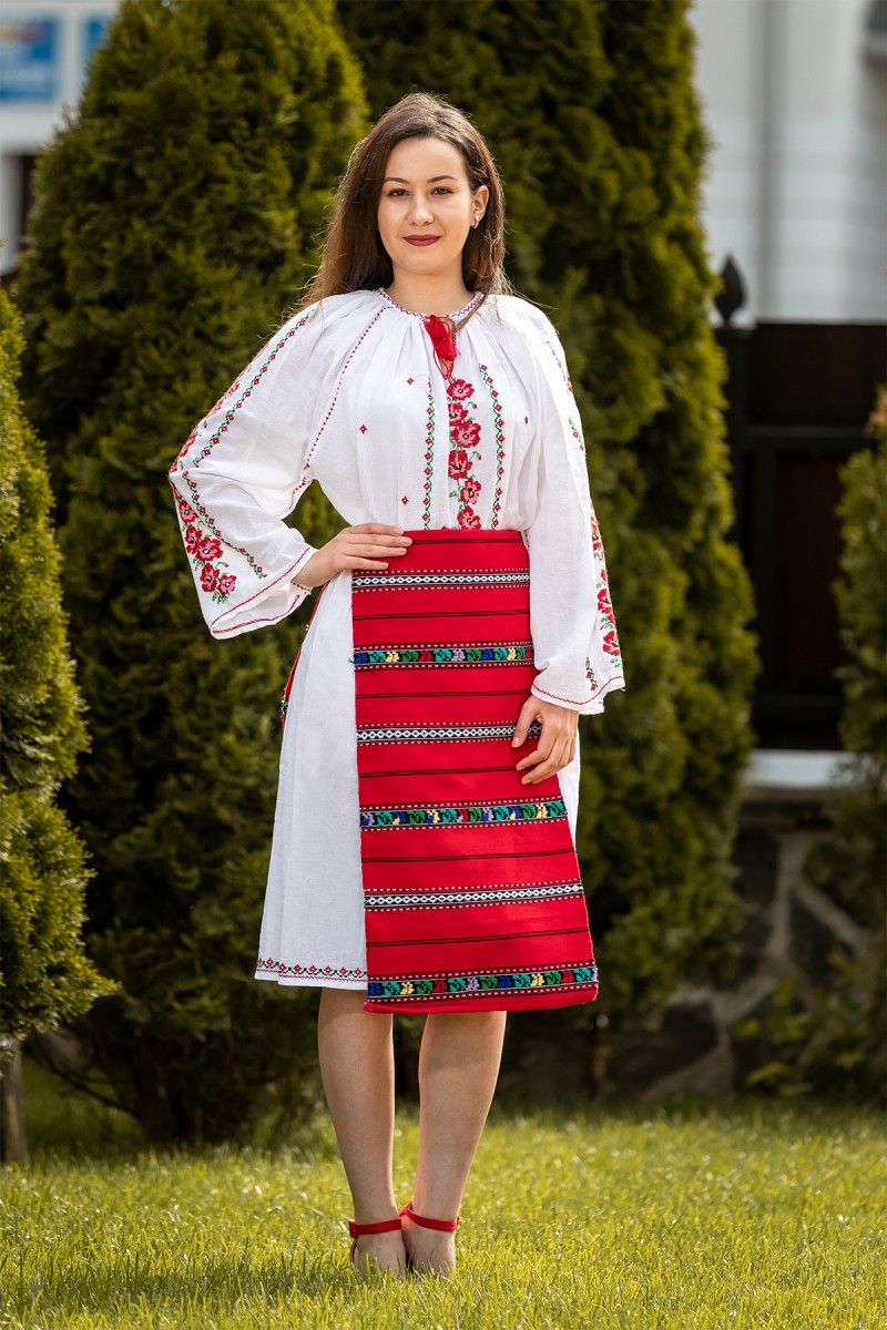 Costum popular autentic floare de mac zona Oltenia